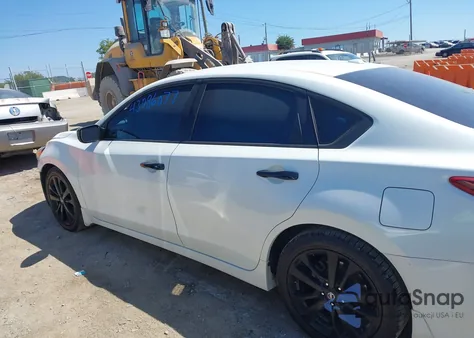 2018 Nissan Altima 2.5 Sr из США, поврежденный, VIN 1N4AL3AP9JC181369